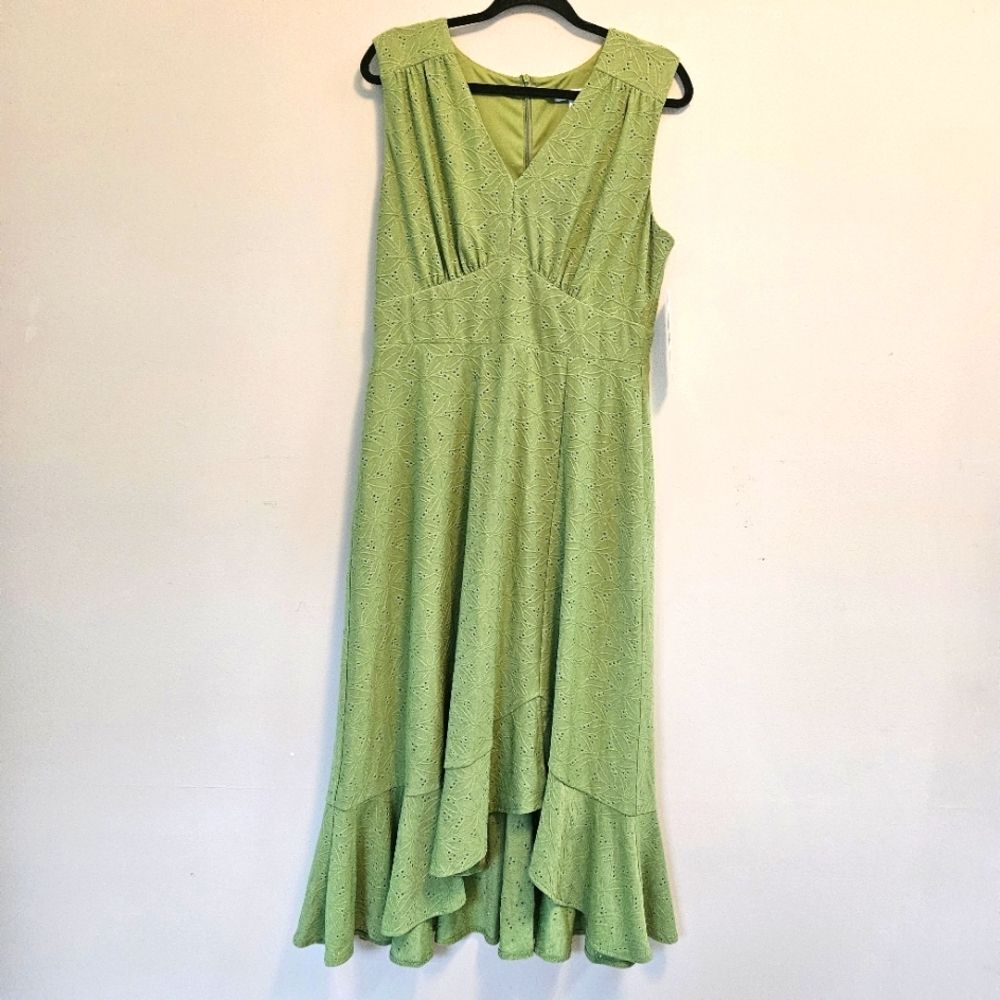 London Times Dress Women Sz 12 Green Eyelet Ruffle Bottom Maxi New with Tags